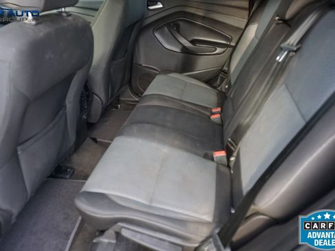 Used 2017 Ford Escape SE AWD/4WD image 19