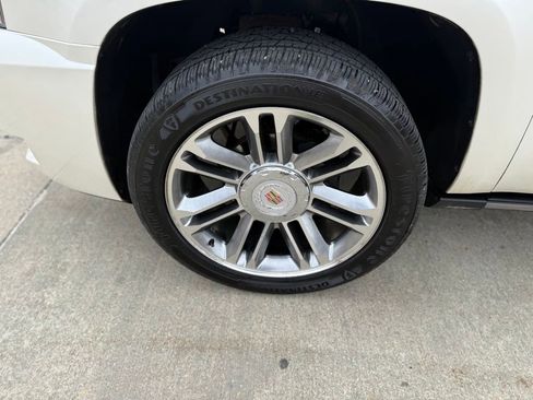 Used 2012 Cadillac Escalade Premium AWD/4WD image 11