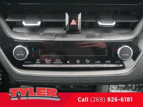 Used 2023 Toyota Corolla Cross XLE FWD image 28