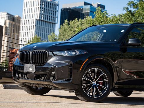 Used 2024 BMW X5 xDrive40i w/ M Sport Package AWD/4WD image 2