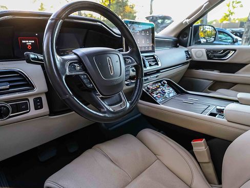 Used 2020 Lincoln Navigator Reserve w/ Luxury Package AWD/4WD image 7