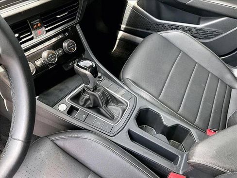 Used 2024 Volkswagen Jetta SE w/ Panoramic Sunroof Package FWD image 14