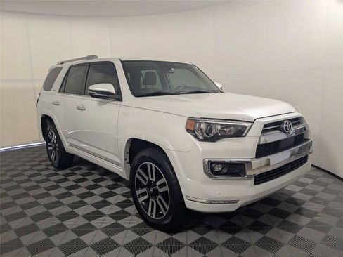 Used 2024 Toyota 4Runner Limited AWD/4WD image 4