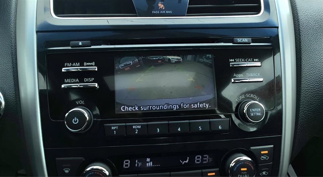 Used 2014 Nissan Altima 2.5 SL w/ Moonroof Package FWD image 18