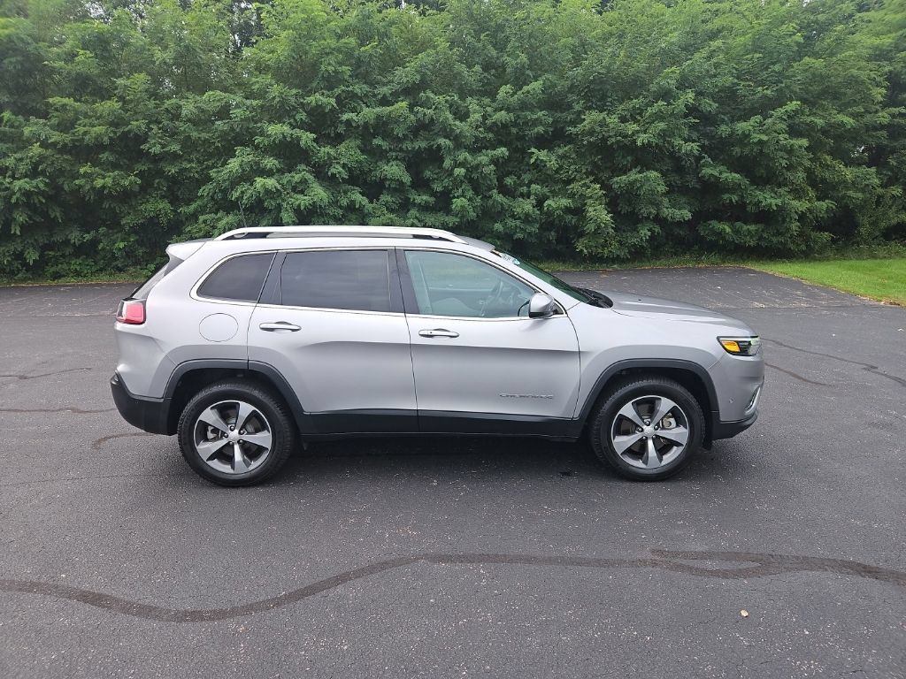 Used 2019 Jeep Cherokee Limited w/ Technology Group AWD/4WD image 8