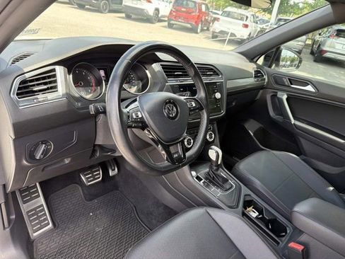 Used 2020 Volkswagen Tiguan SE R-Line FWD image 12