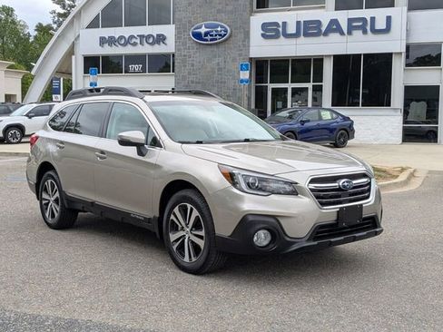 Used 2018 Subaru Outback 3.6R Limited image 1