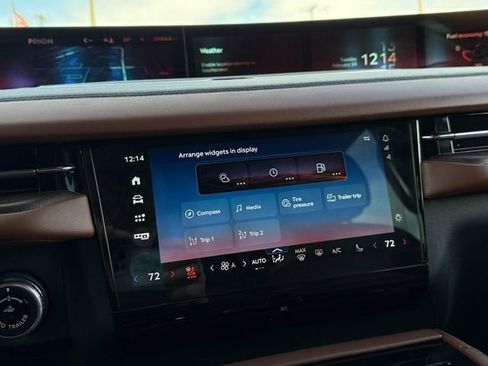 Used 2025 Lincoln Navigator Reserve image 33