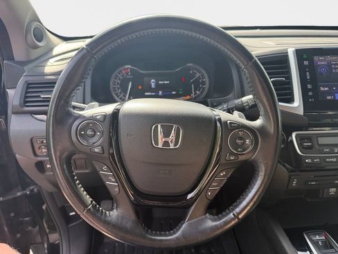 Used 2016 Honda Pilot Touring image 11