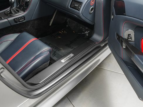 Used 2017 Aston Martin V12 Vantage S image 31