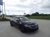 Used 2024 Volkswagen Jetta SE w/ Panoramic Sunroof Package image 3