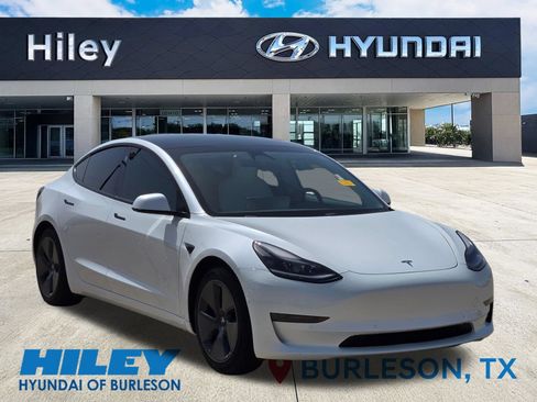 Used 2021 Tesla Model 3 Standard Range Plus RWD image 2