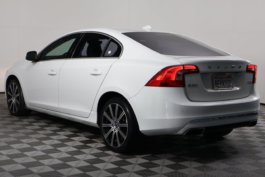 Used 2017 Volvo S60 T5 Inscription FWD image 6