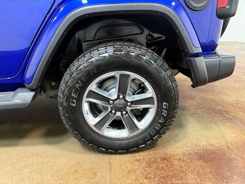 Used 2018 Jeep Wrangler Unlimited Sahara AWD/4WD image 91