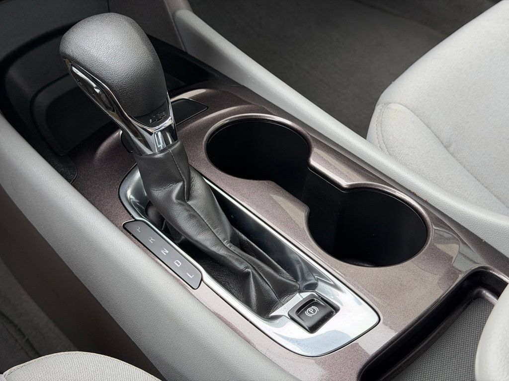 Used 2023 Chevrolet Malibu LS FWD image 15