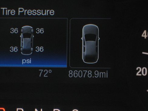 Used 2019 Ford Edge SE image 24