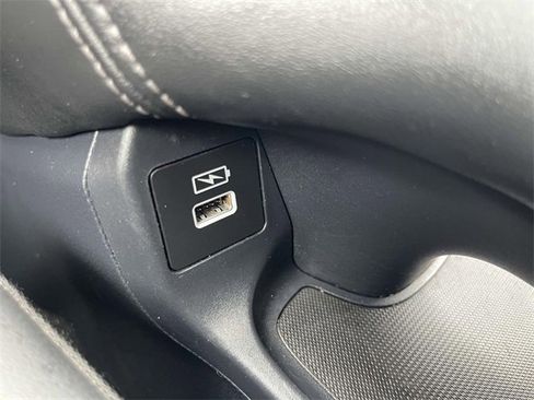 Used 2023 Honda HR-V EX-L image 32