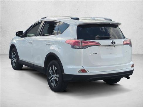 Used 2017 Toyota RAV4 LE image 7