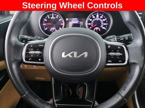 Used 2022 Kia Carnival LX FWD image 20