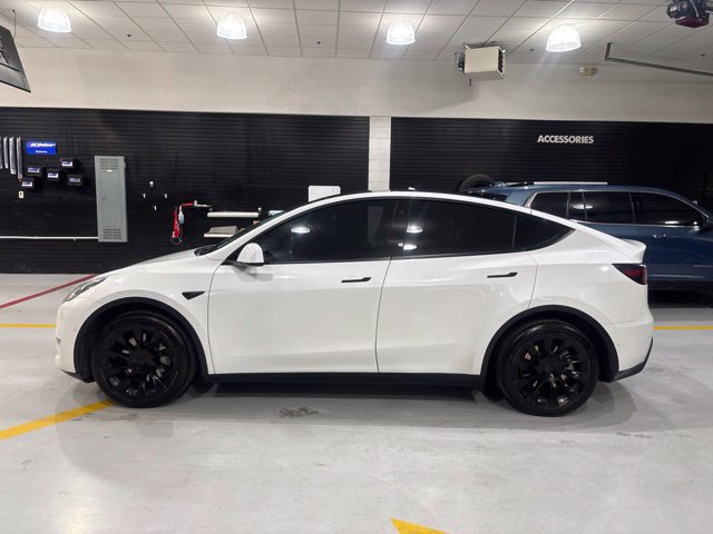 Used 2022 Tesla Model Y Long Range AWD/4WD image 5