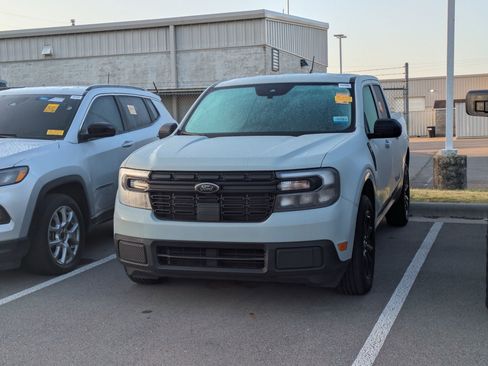 Used 2024 Ford Maverick Lariat w/ Black Appearance Package image 4