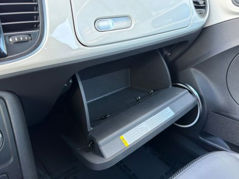 Used 2012 Volkswagen Beetle 2.5 image 36