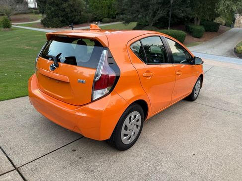 Used 2016 Toyota Prius C One FWD image 6