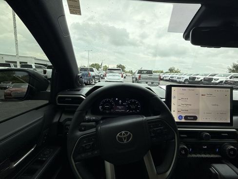 Used 2026 Toyota 4Runner Limited AWD/4WD image 17