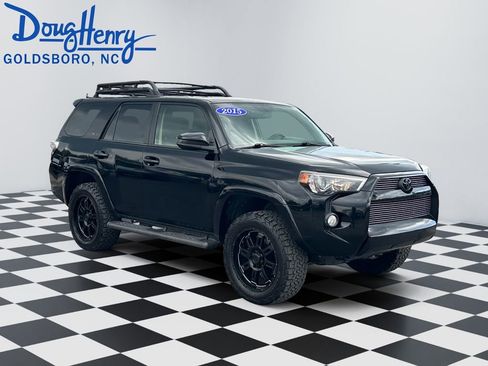 Used 2015 Toyota 4Runner SR5 RWD image 7