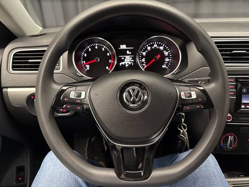 Used 2017 Volkswagen Jetta S image 20