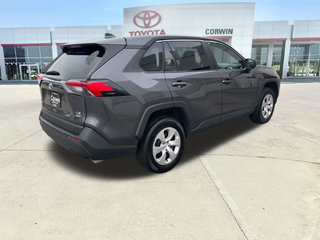 Used 2025 Toyota RAV4 LE AWD/4WD image 5