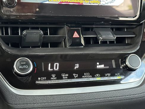 Certified 2025 Toyota Corolla Cross LE FWD image 20