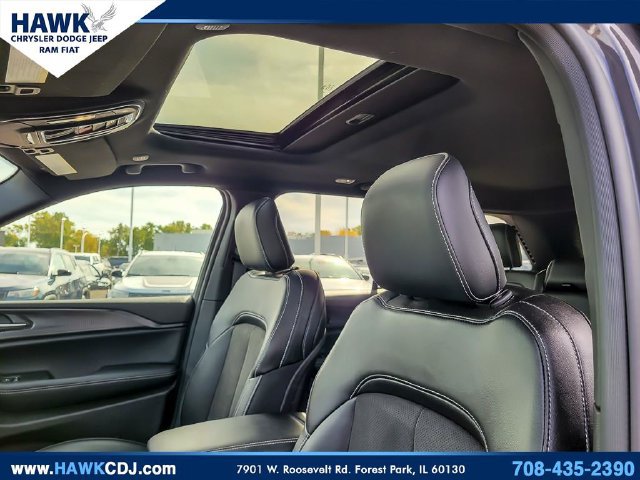 Certified 2025 Jeep Grand Cherokee Altitude AWD/4WD image 10