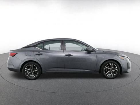 Used 2025 Nissan Sentra SV FWD image 10
