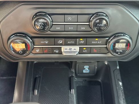 Used 2025 Ford Bronco Outer Banks AWD/4WD image 32