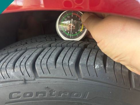 Used 2017 Volkswagen Jetta SE image 3