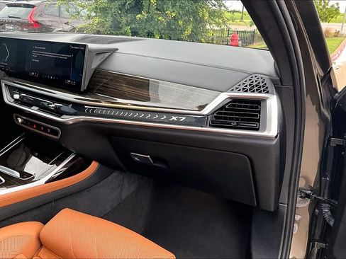 Used 2024 BMW X7 xDrive40i w/ M Sport Package AWD/4WD image 20