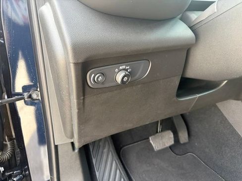 Used 2021 Buick Envision Preferred AWD/4WD image 23