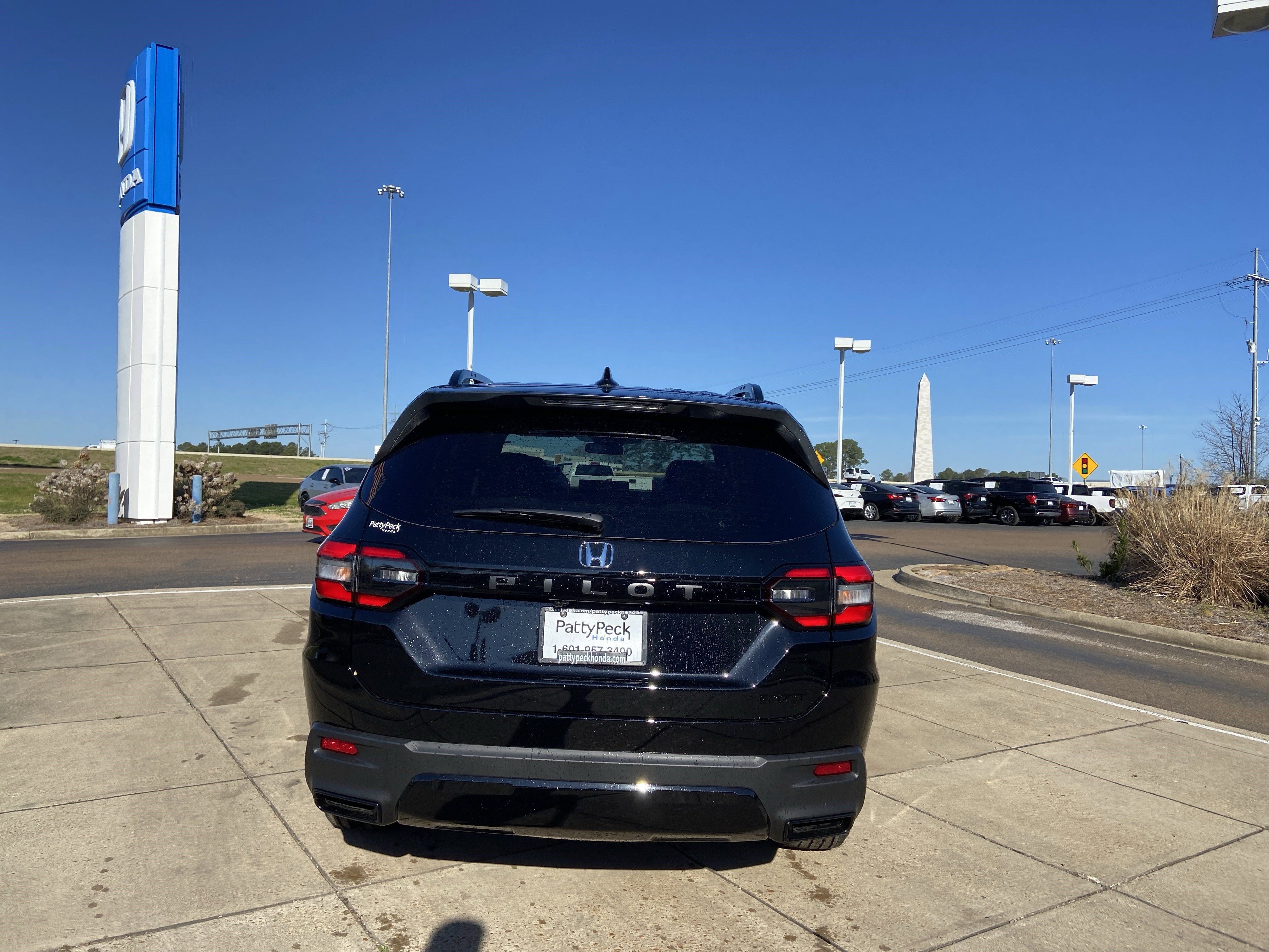 New 2026 Honda Pilot Sport image 9