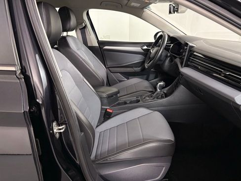 Used 2025 Volkswagen Jetta SE FWD image 46
