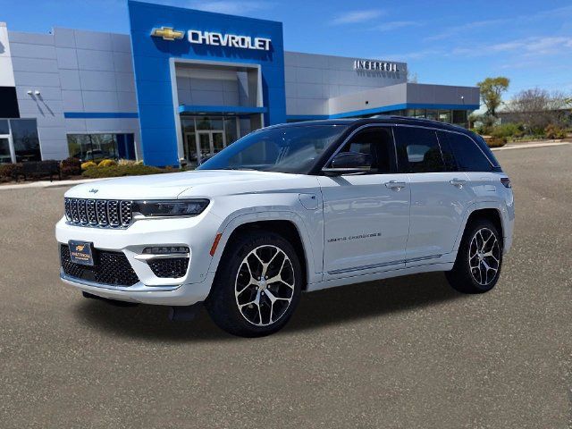 Used 2022 Jeep Grand Cherokee Summit AWD/4WD image 34
