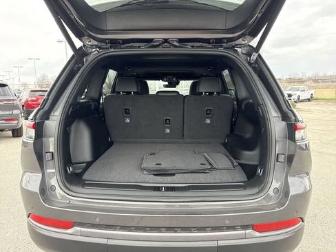 New 2026 Jeep Grand Cherokee Altitude RWD image 22
