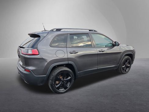 Used 2019 Jeep Cherokee Latitude Plus image 3
