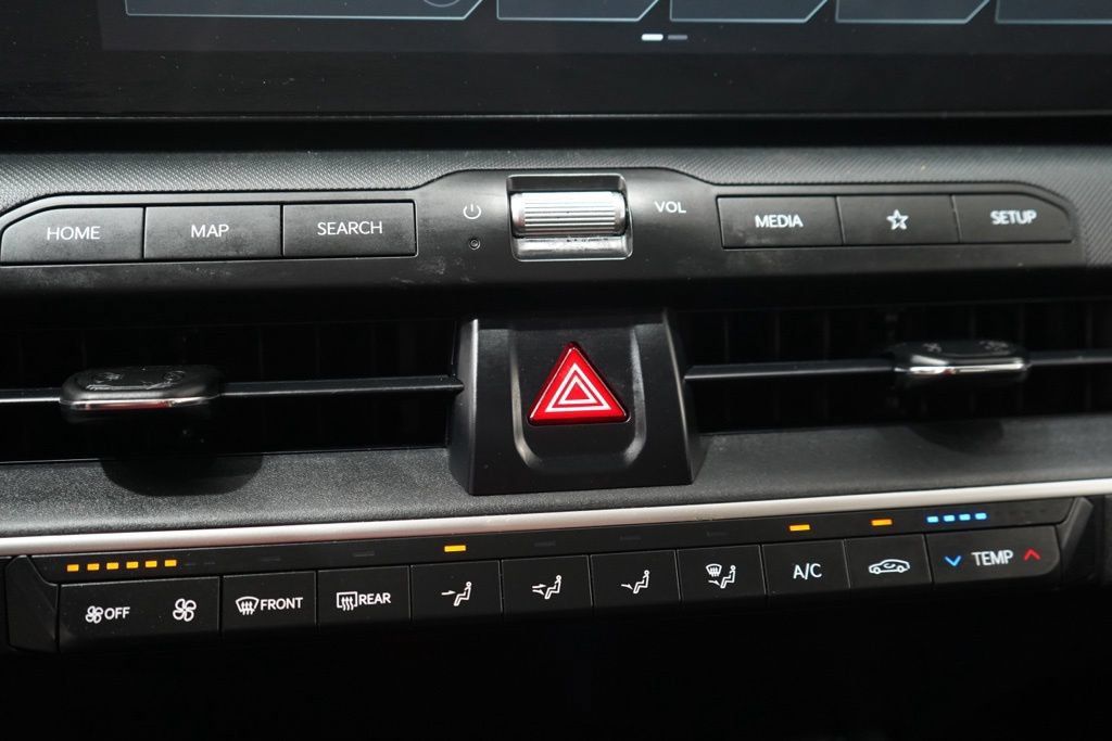 Used 2025 Kia K4 FWD image 25