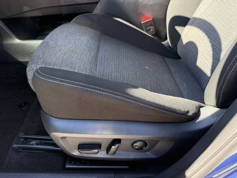 Used 2023 Nissan Rogue SV image 28