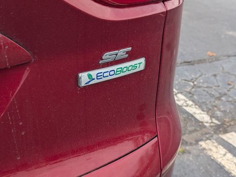 Used 2016 Ford Escape SE w/ Equipment Group 201A FWD image 17