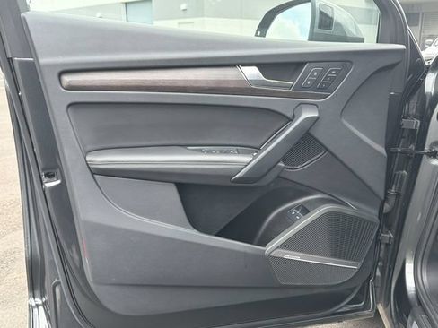 Used 2023 Audi Q5 e Premium Plus w/ Premium Plus Package AWD/4WD image 11