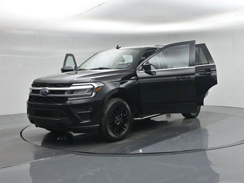 Used 2023 Ford Expedition XLT image 34