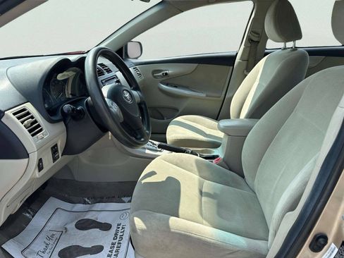Used 2012 Toyota Corolla LE FWD image 9