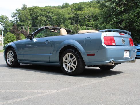 Used 2006 Ford Mustang GT RWD image 25